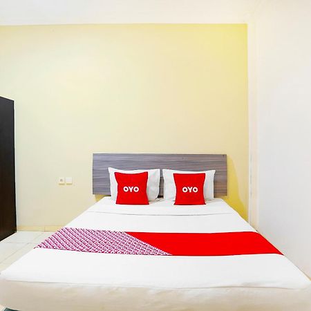 Oyo Flagship 91290 Pondok Inap Shofwa 2 Surabaya Luaran gambar